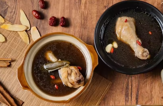 剝皮辣椒雞湯：暖心暖胃的養生聖品