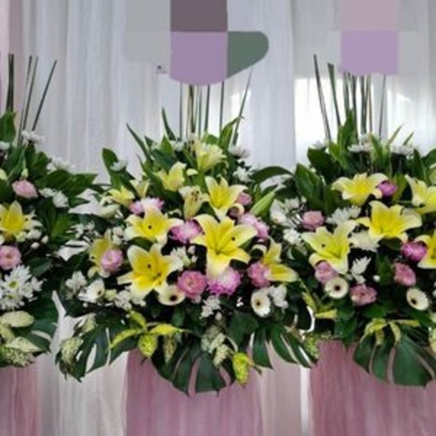 追思鮮花・高架花籃 (一對)