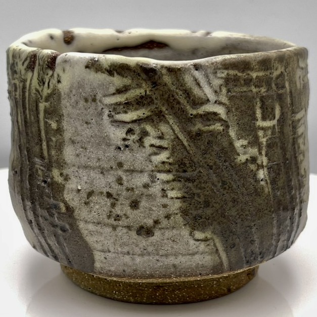 梁世昌作品 【文明之外】灰釉・黃釉刻紋茶碗（附專用錦盒與提袋）