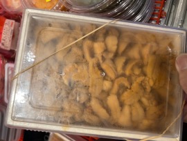 當日現挖生食級日本海膽，子元日本料理店阿德師傅操刀，全台最低價智利100g 裝500 美國250g 裝3000