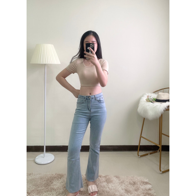 彈性翹臀牛仔微喇叭