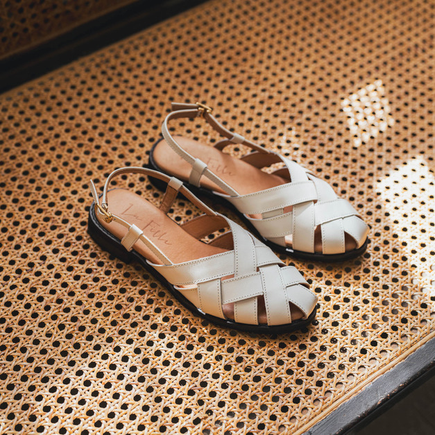 【許許兒xLafille 樂菲真皮手工鞋】咖啡歐蕾編織涼鞋 _ 白
