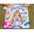 - ᴀᴜɢsᴛɪɴɢ - 限量 愛麗絲夢遊仙境 妙妙貓 愛麗絲 野餐墊 防水墊 遊戲墊_1