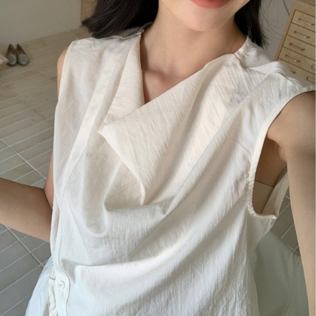 「腔調感」無袖蕩領上衣