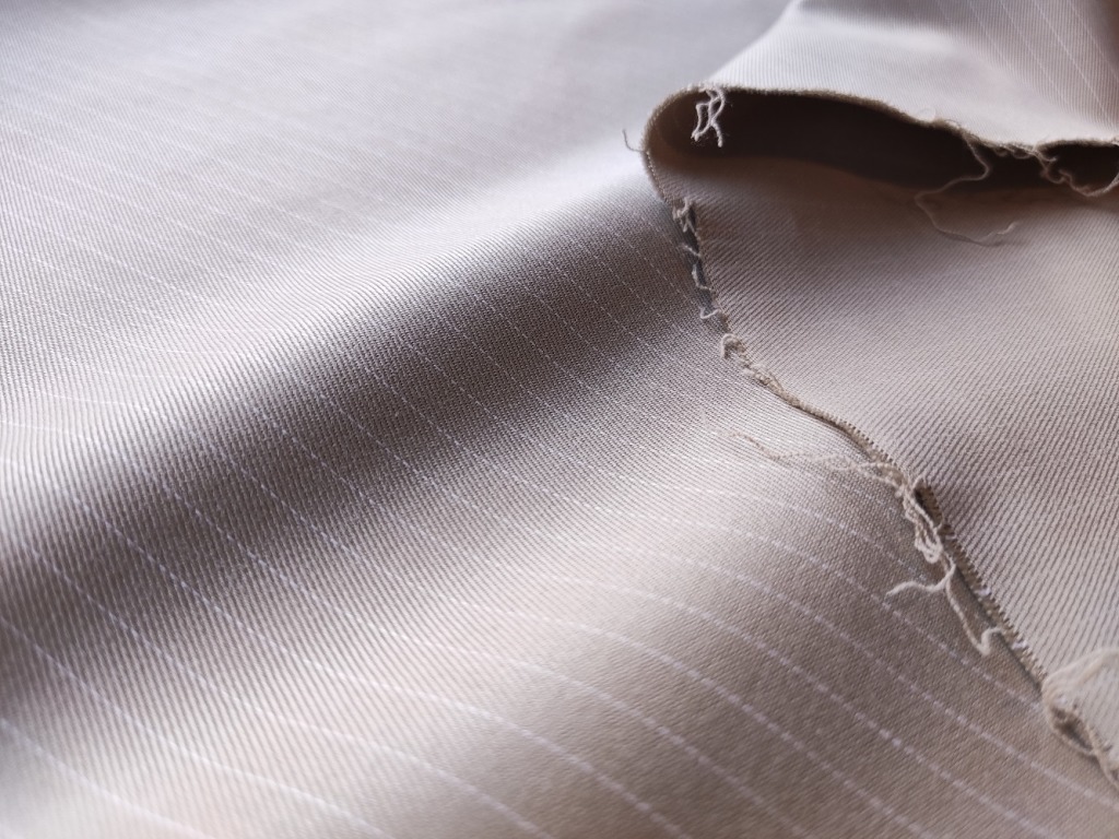 質感灰卡其條紋純棉彈性先染布西裝布 Hmtm 台灣領先織品購物平台 讓小眾變出眾