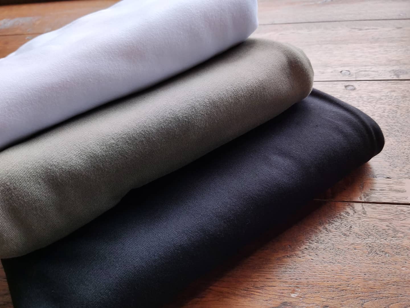 有機棉 針織布 - 地球的氣息(白.黑.軍綠)