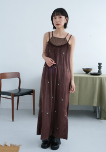 碎花刺繡洋裝｜咖