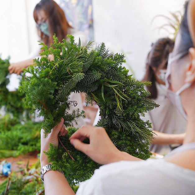 2025經典聖誕buffet｜【諾貝松混松聖誕花圈課程】11/29 (六) 上午 10 : 00-12：30 am