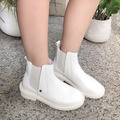 【休閒指標】柔嫩牛皮拼接鬆緊帶切爾西短靴_時尚白_6