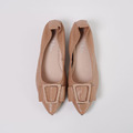 【時尚腳步】鬆軟羊皮釦飾尖頭平底鞋_杏色(可可駝)_10
