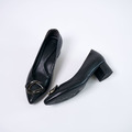 【時空交錯】釦飾全真皮專利鞋墊低跟鞋_ 經典黑(25)_8