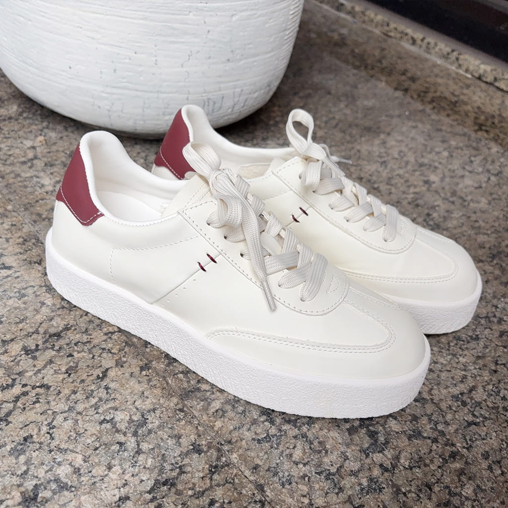 【專屬美好】奶油慕絲底台軟牛皮小白鞋_白紅