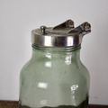1930年代巨型綠色玻璃罐，頂部金屬蓋子，印有Perfect Vessel字樣_2