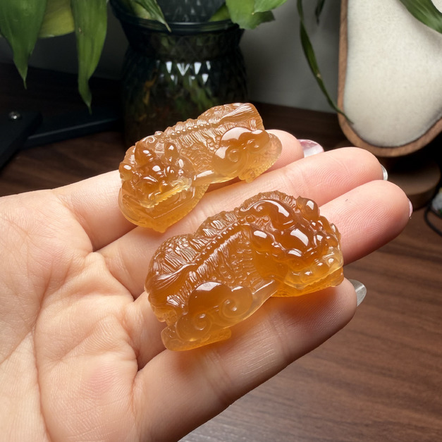 貔貅雕刻件一對