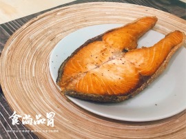 頂級厚切鮭魚 330g±5%