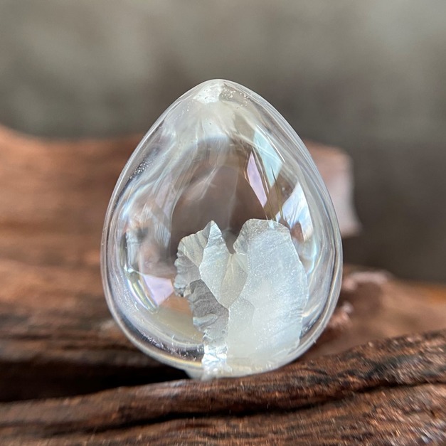 小松鼠水晶流石