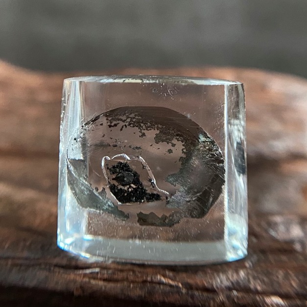 世界地圖黑色膠花流沙