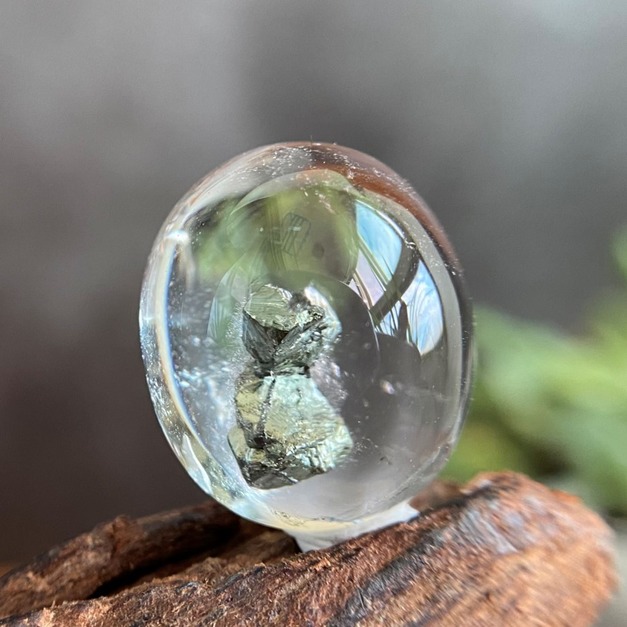 狗狗背影 黃銅礦