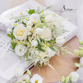 SÜSS 層次感白綠色系鮮花捧花_1