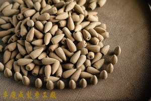 拙具羅水沉 倒流香塔