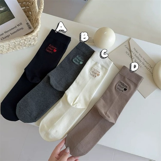 韓國AB版刺繡愛心中筒襪~組合價賣場任選3雙200