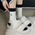 下雪天也可以很温暖～貂绒加厚毛茸茸保暖刺绣中筒襪~組合價賣場任選3雙200_4
