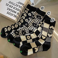 韓國INS小花愛心黑白系中筒襪