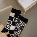 韓國INS小花愛心黑白系中筒襪_5