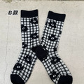 韓國INS小花愛心黑白系中筒襪_8