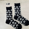 韓國INS小花愛心黑白系中筒襪_7
