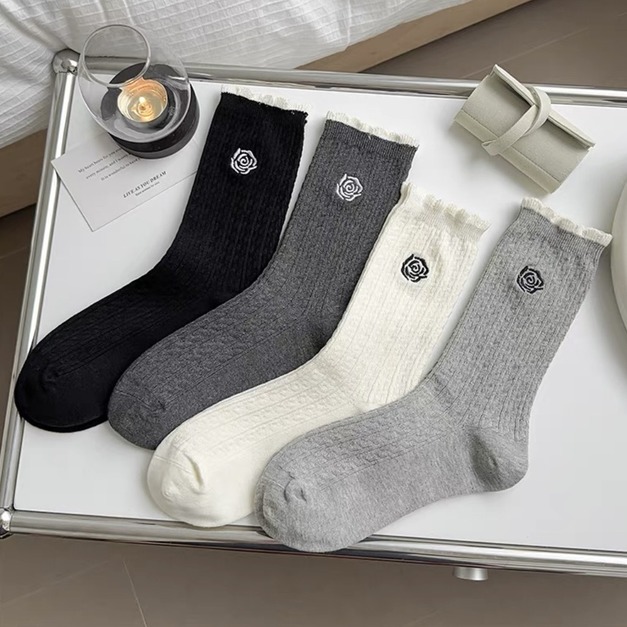 韓國山茶花刺繡中筒襪~組合價賣場任選3雙200