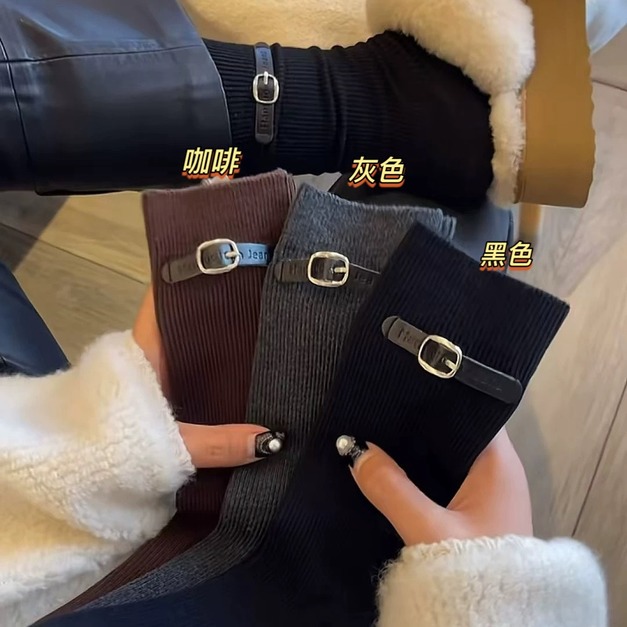 韓國小眾皮標中筒襪~組合價賣場任選3雙200