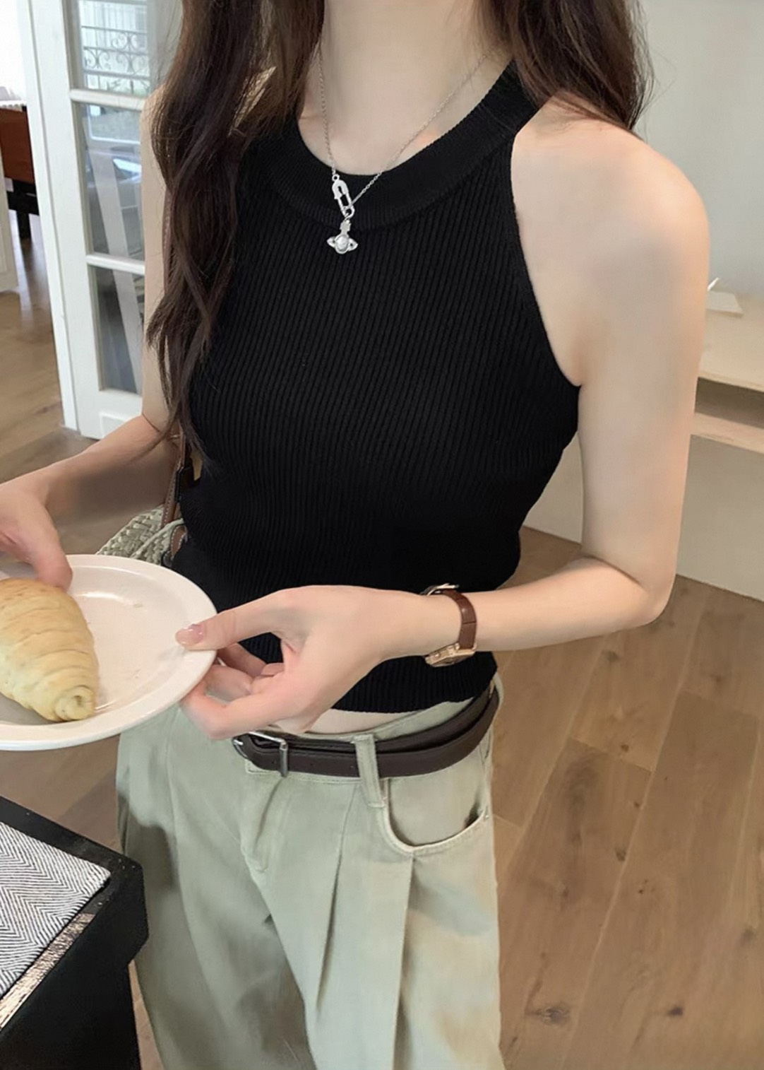 法式掛脖冰絲針織背心_68f470f6297d8ab272f5df37b1777e7b.jpg