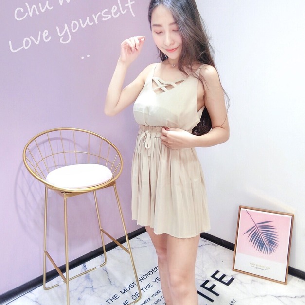 套裝細肩背心+百褶短褲