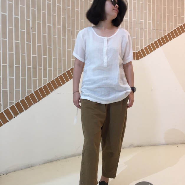 側二條抽 繩麻上衣