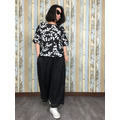 黑白水墨抓皺上衣-黑底白葉_9