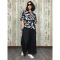 黑白水墨抓皺上衣-黑底白葉_7