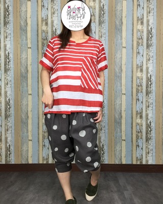 口袋斷層領橫條上衣-紅色