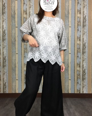 立體葵花棉麻上衣-灰色