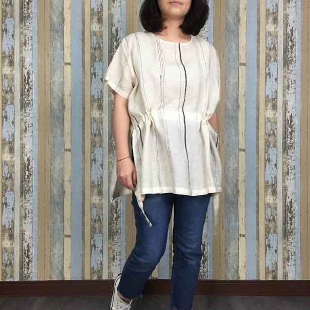 手繪直條腰抽繩上衣-米色