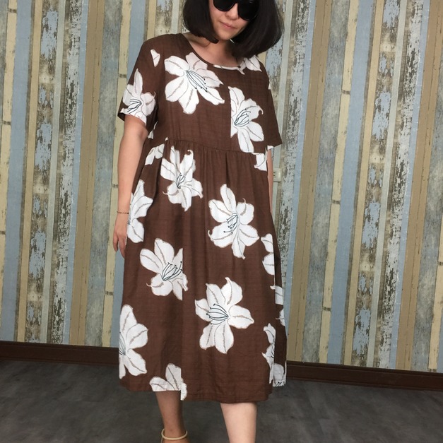 百合花洋裝-咖啡色