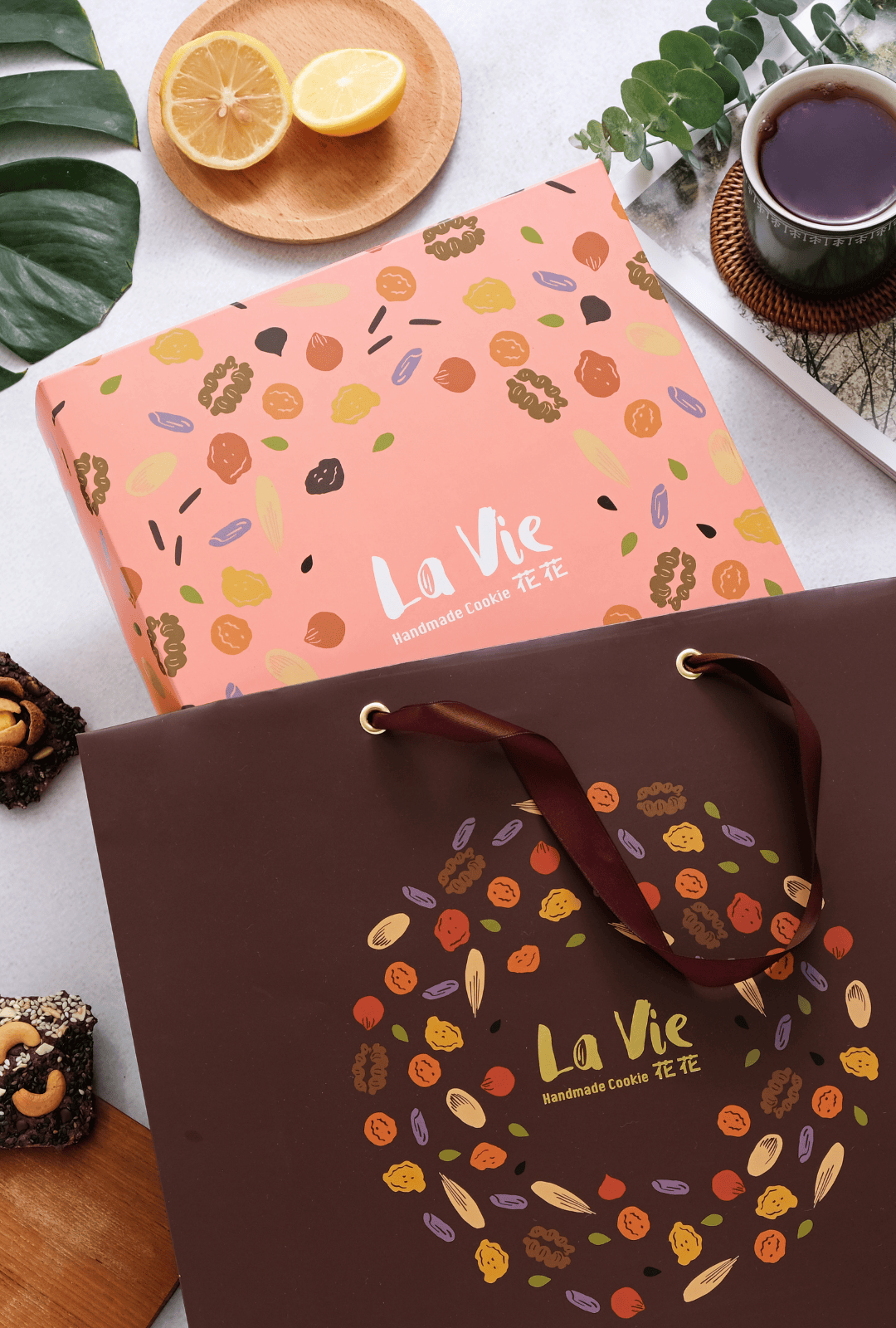 幸福之花喜餅專屬提袋展示，高質感法式精品送禮首選。