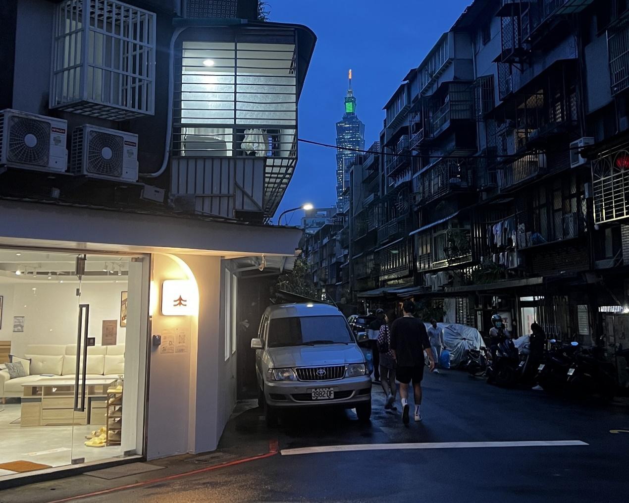 【媒體報導】餐桌放不下年輕家庭用一張桌子解決兩種需求