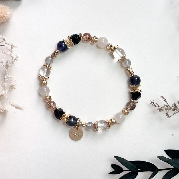 【時光攝影師】專注自律｜菫青石黑曜石月光石天然水晶手鏈｜14KGF黃銅