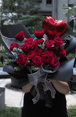 經典紅玫瑰花束