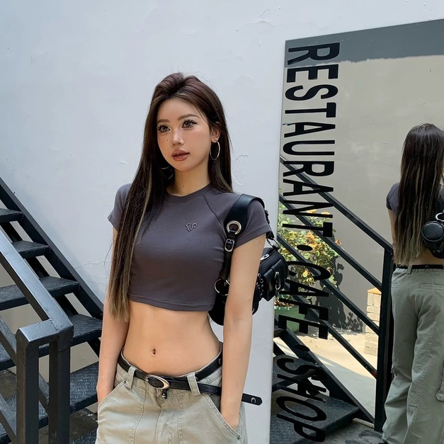 小愛心刺繡超短T