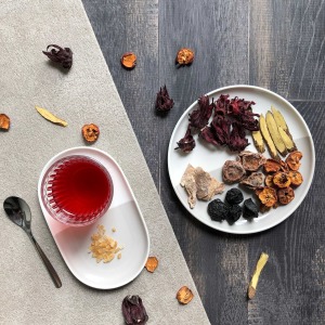 古 早 味 酸 梅 湯