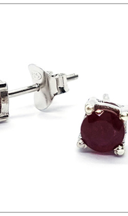 天然寶石925銀耳針(4爪鑲嵌，5.5mm紅寶石)