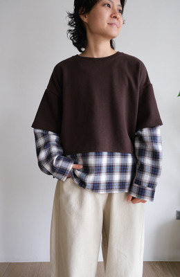 裡面穿襯衫の小版大學TEE /三色