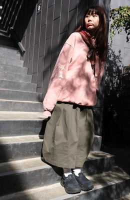 UO大寬短圓裙 /二色